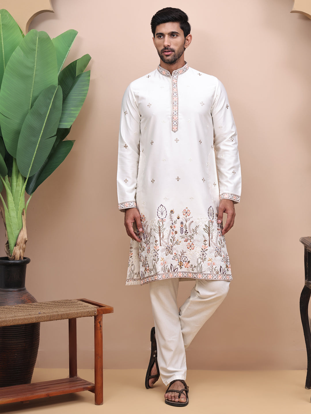 Cream Ethnic Motifs Embroidered Mandarin Collar Thread Work Straight Kurtas