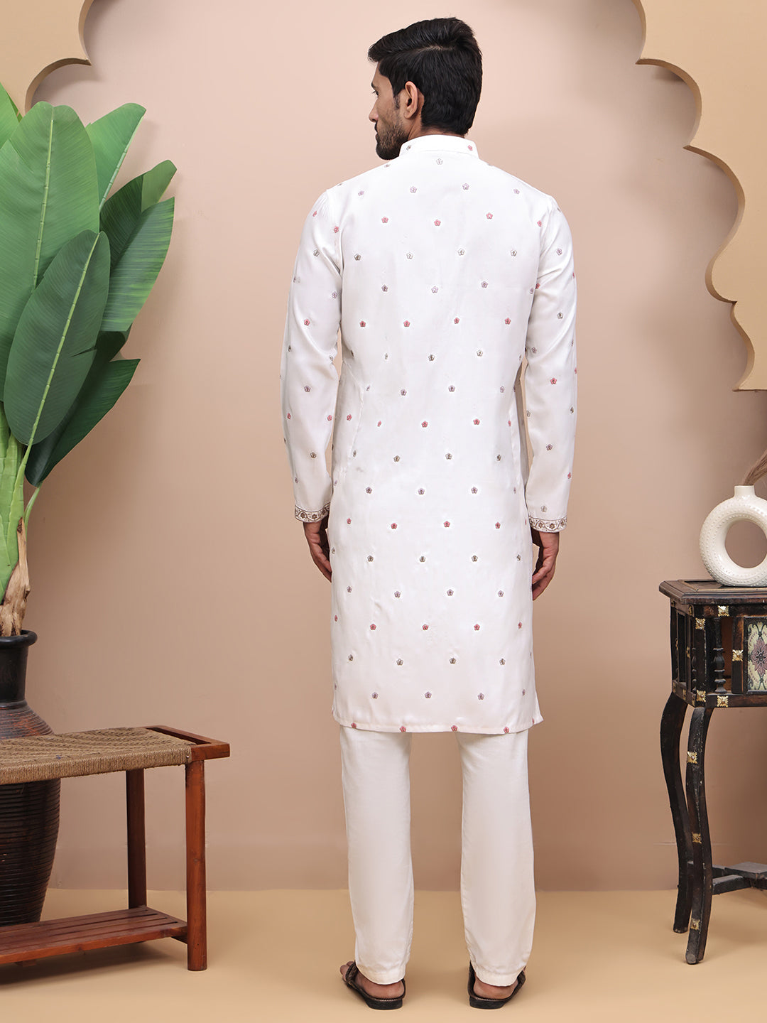 Men Cream Ethnic Motifs Embroidered Festive Straight Kurta
