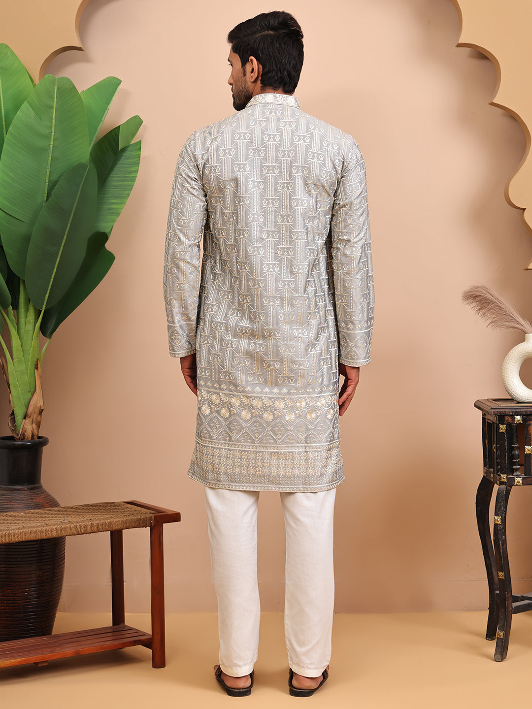 Men Grey Geometric Embroidered Thread Work Kurta