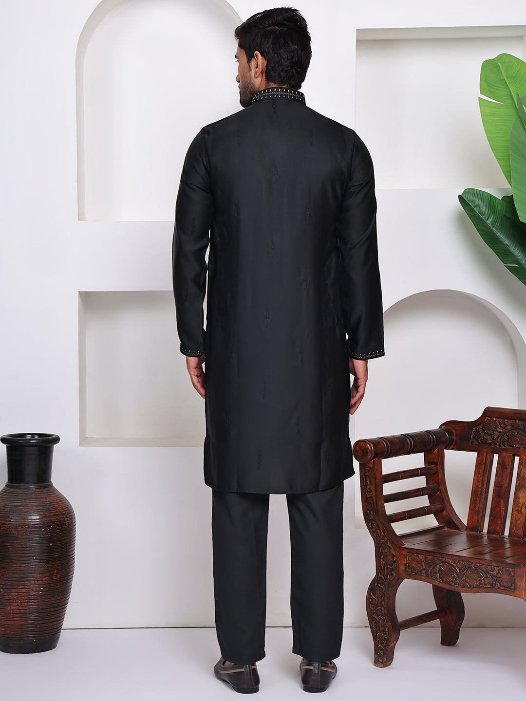 Men Black Floral Embroidered Thread Work Kurta