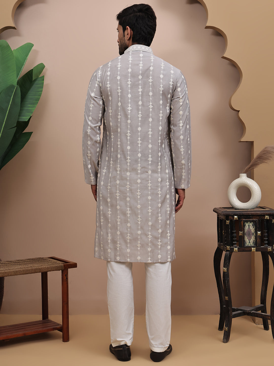 Men Light Grey Geometric Embroidered Thread Work Kurta