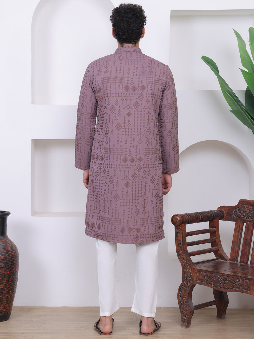 Men Mauve Embroidered Kurta