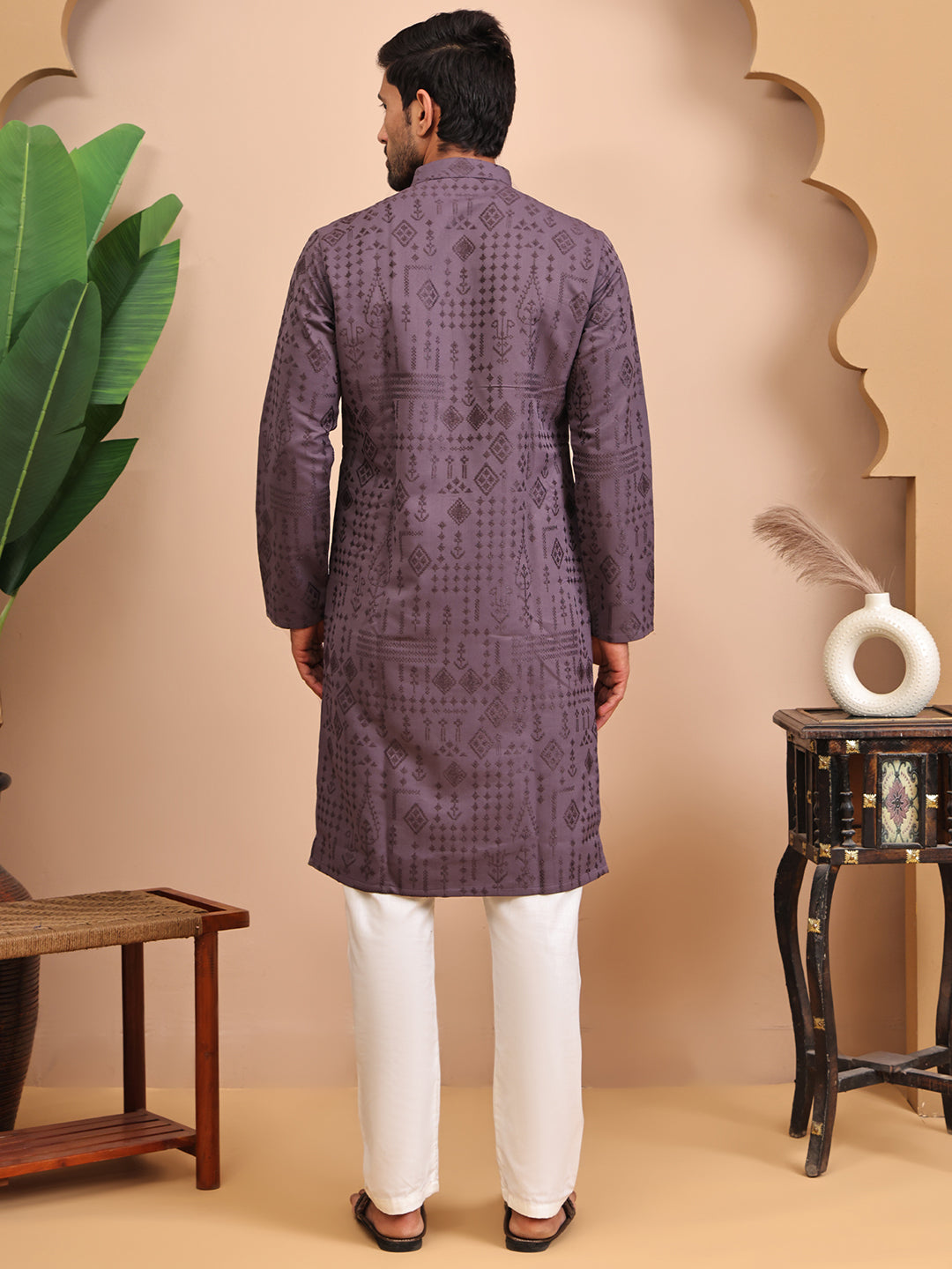 Men Light-Purple Ethnic Motifs Embroidered Mandarin Collar Straight Kurta