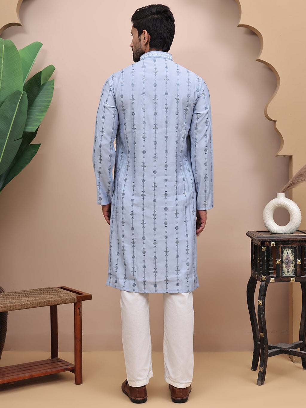 Men Blue Embroidered Thread Work Long Sleeves Long Sleeves