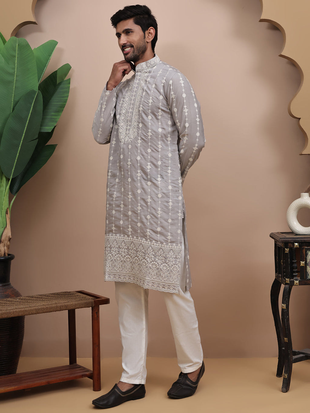 Men Light Grey Geometric Embroidered Thread Work Kurta