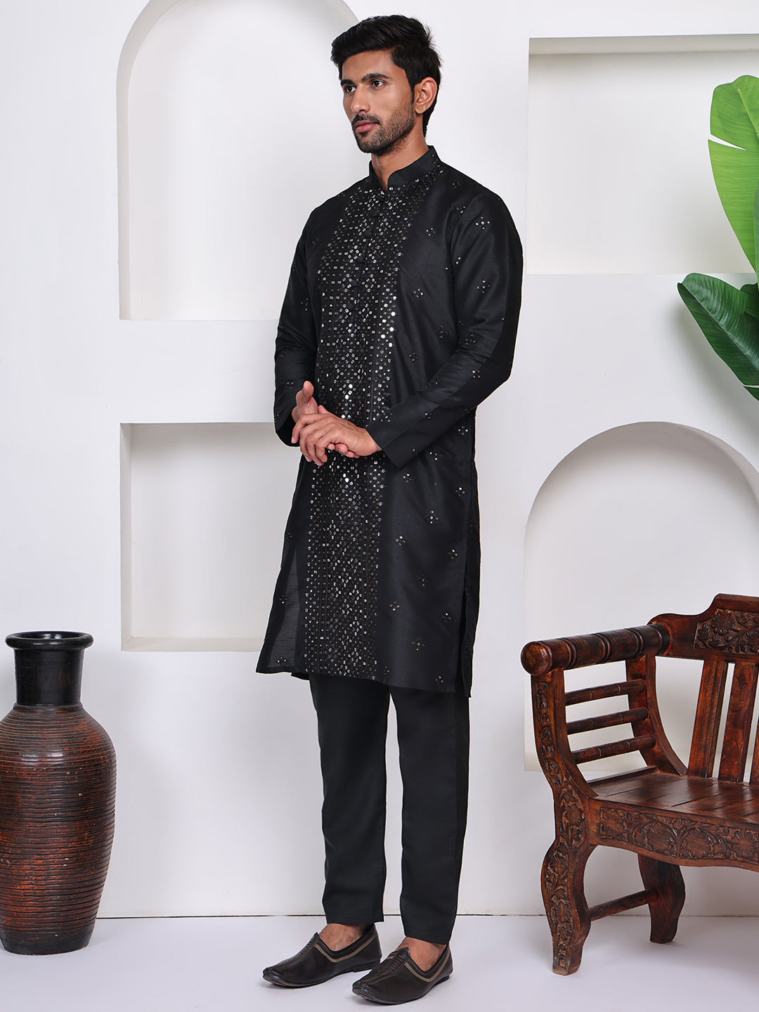Black Geometric Embroidered Mandarin Collar Mirror Work Straight Kurta