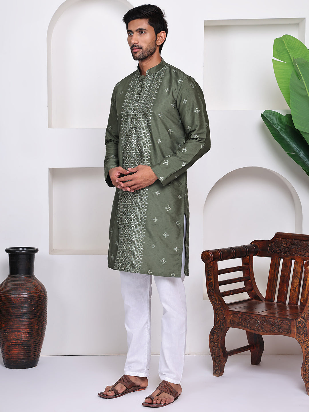 Green Geometric Embroidered Mandarin Collar Thread Work A-Line Kurta