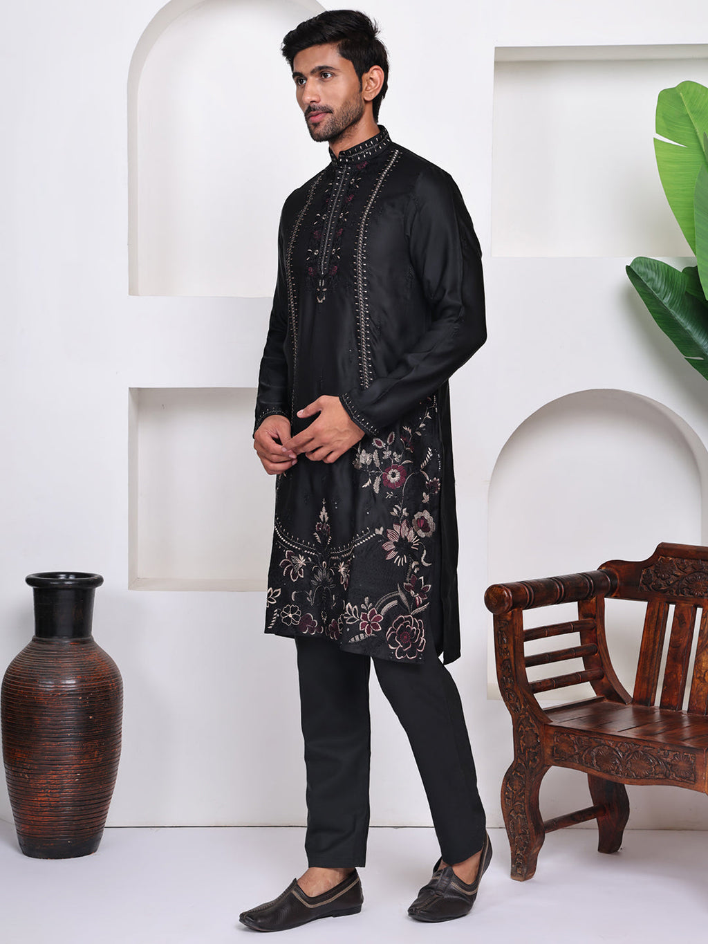Men Black Floral Embroidered Thread Work Kurta