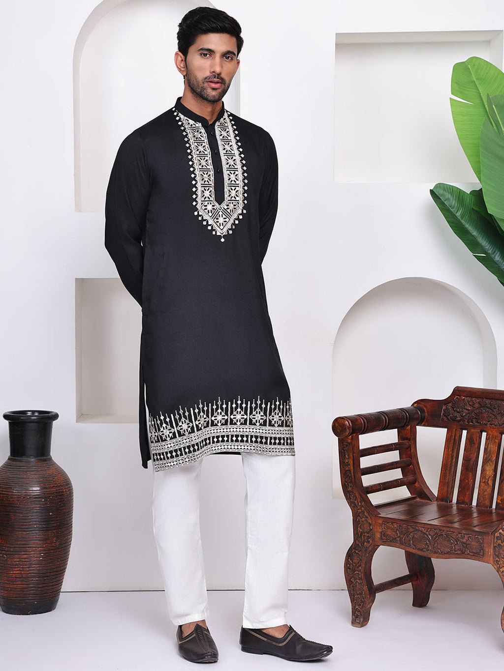 Men Black Geometric Embroidered Mirror Work Kurta