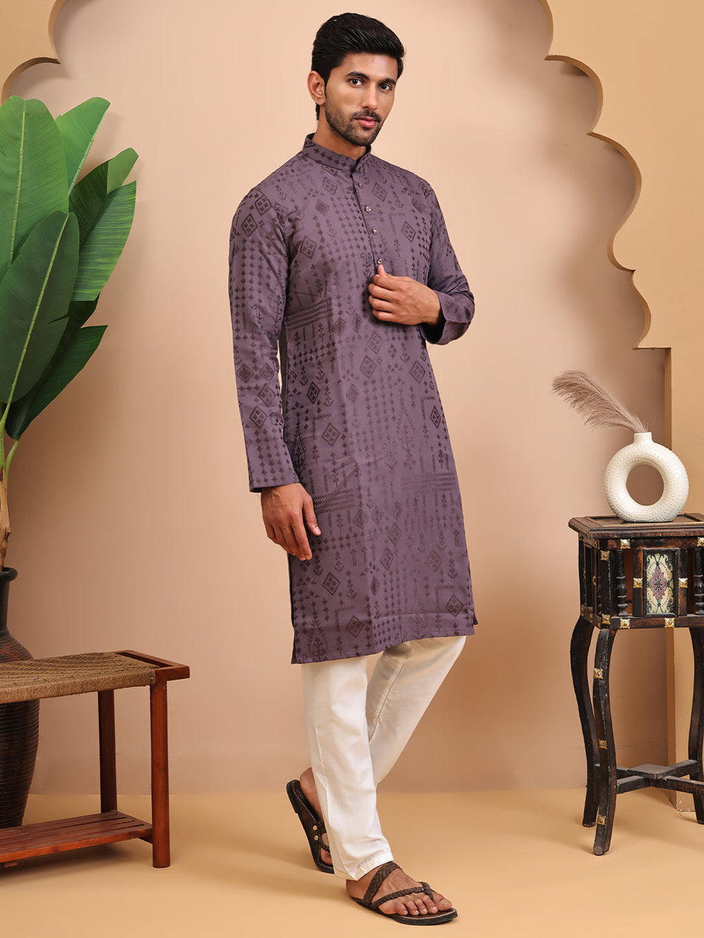 Men Light-Purple Ethnic Motifs Embroidered Mandarin Collar Straight Kurta