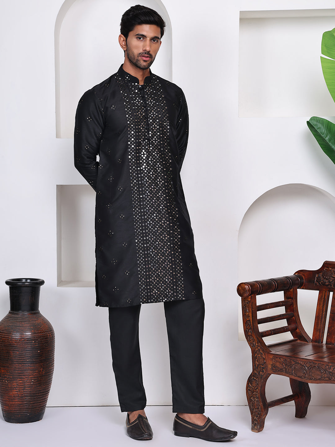 Black Geometric Embroidered Mandarin Collar Mirror Work Straight Kurta