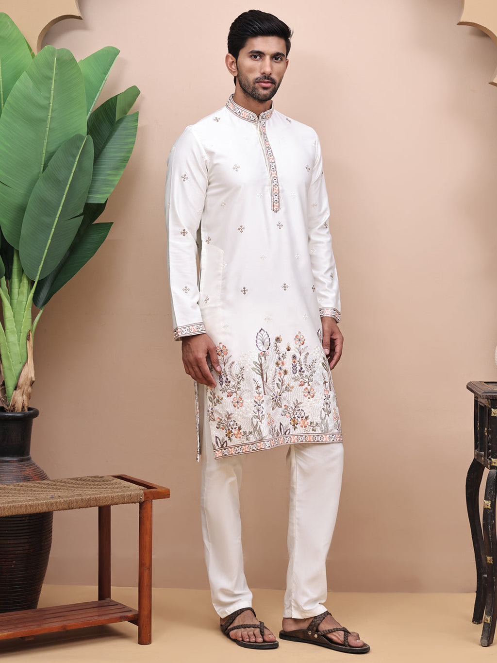 Cream Ethnic Motifs Embroidered Mandarin Collar Thread Work Straight Kurtas