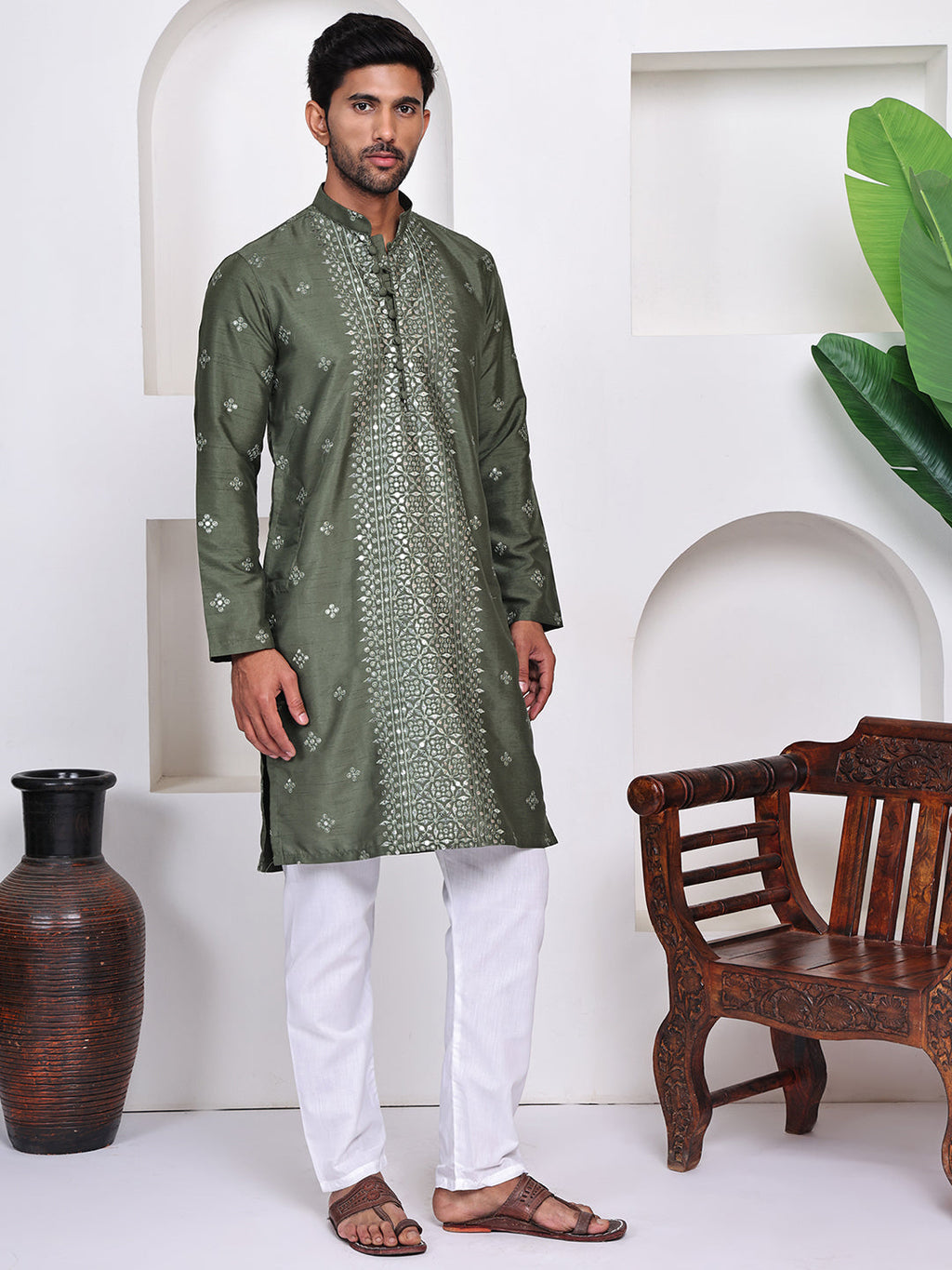 Green Geometric Embroidered Mandarin Collar Thread Work A-Line Kurta
