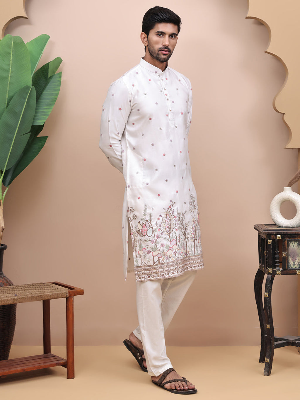 Men Cream Ethnic Motifs Embroidered Festive Straight Kurta