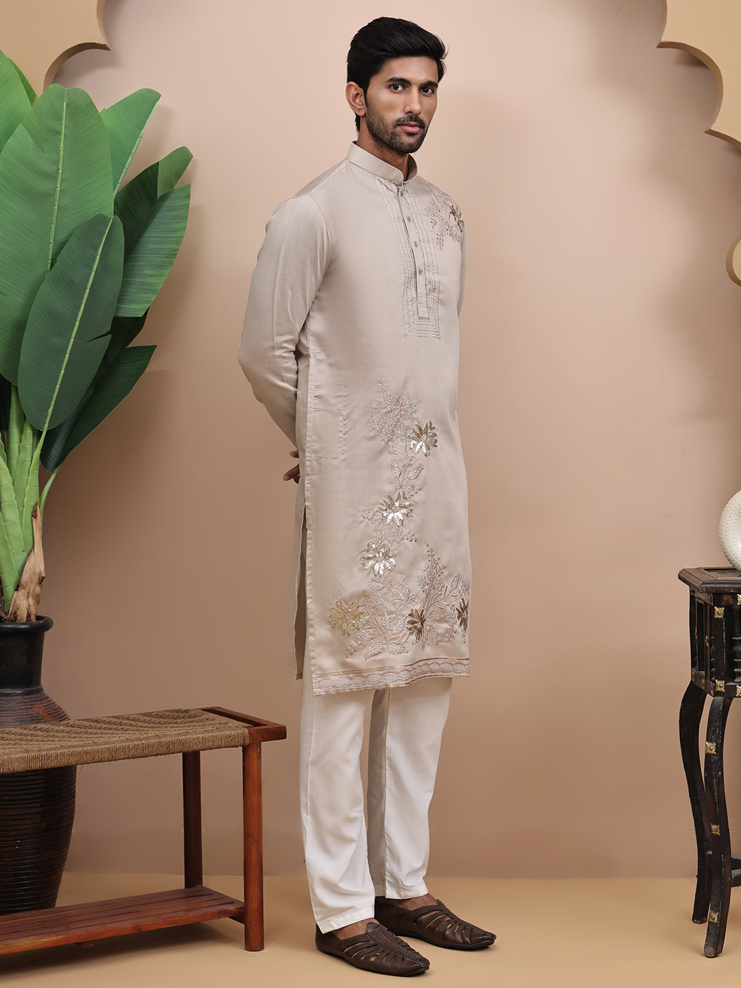 Men Beige Floral Embroidered Thread Work Kurta