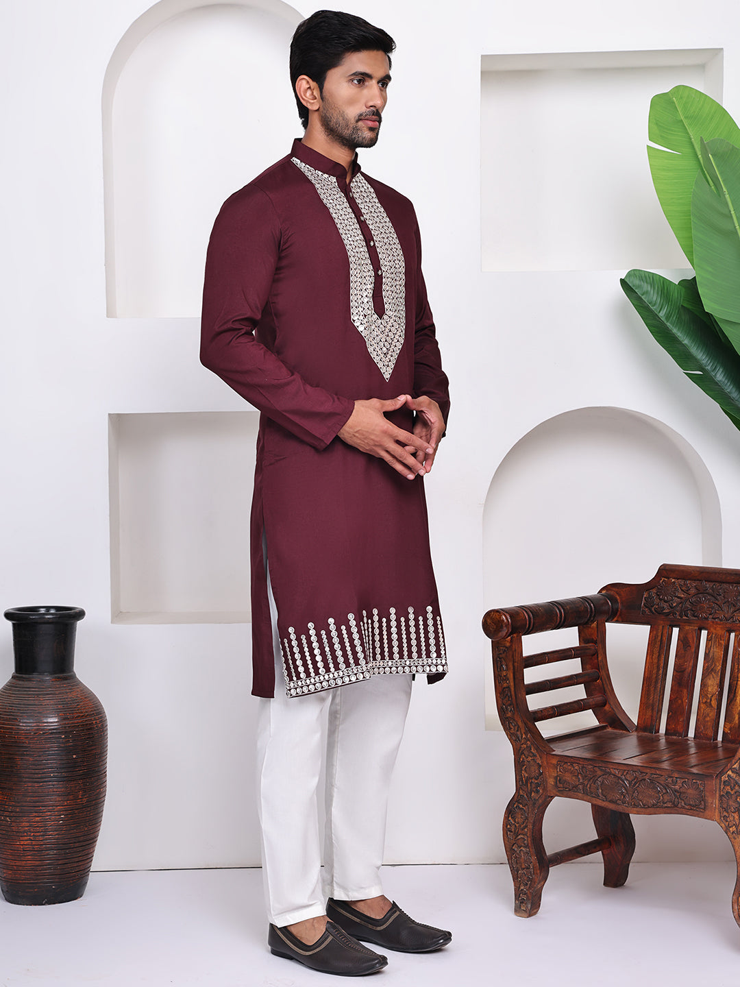 Men Maroon Embroidered Thread Work Kurta