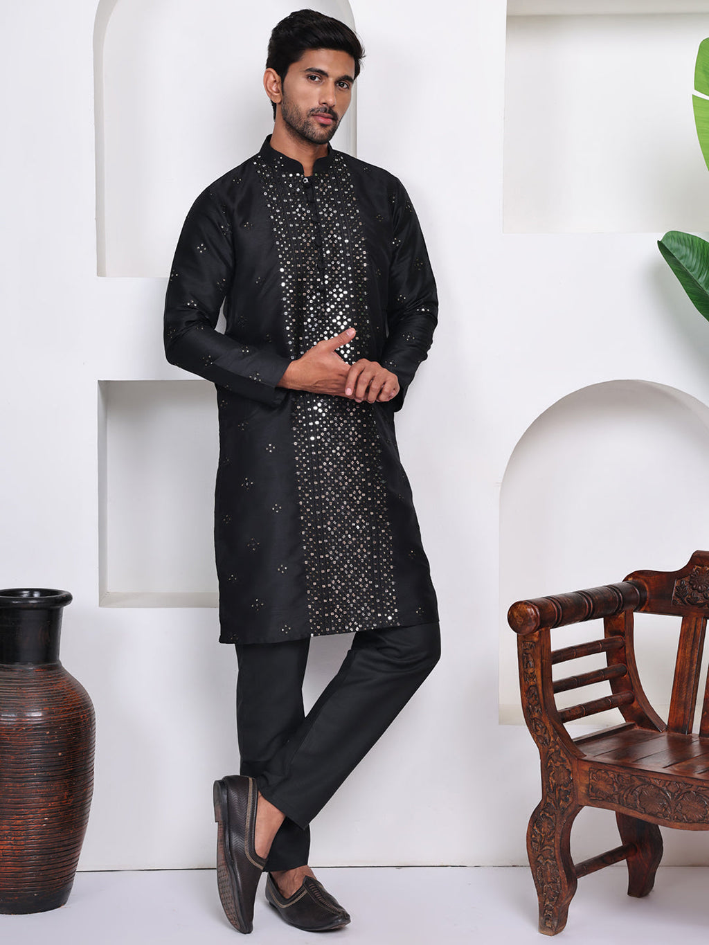 Black Geometric Embroidered Mandarin Collar Mirror Work Straight Kurta