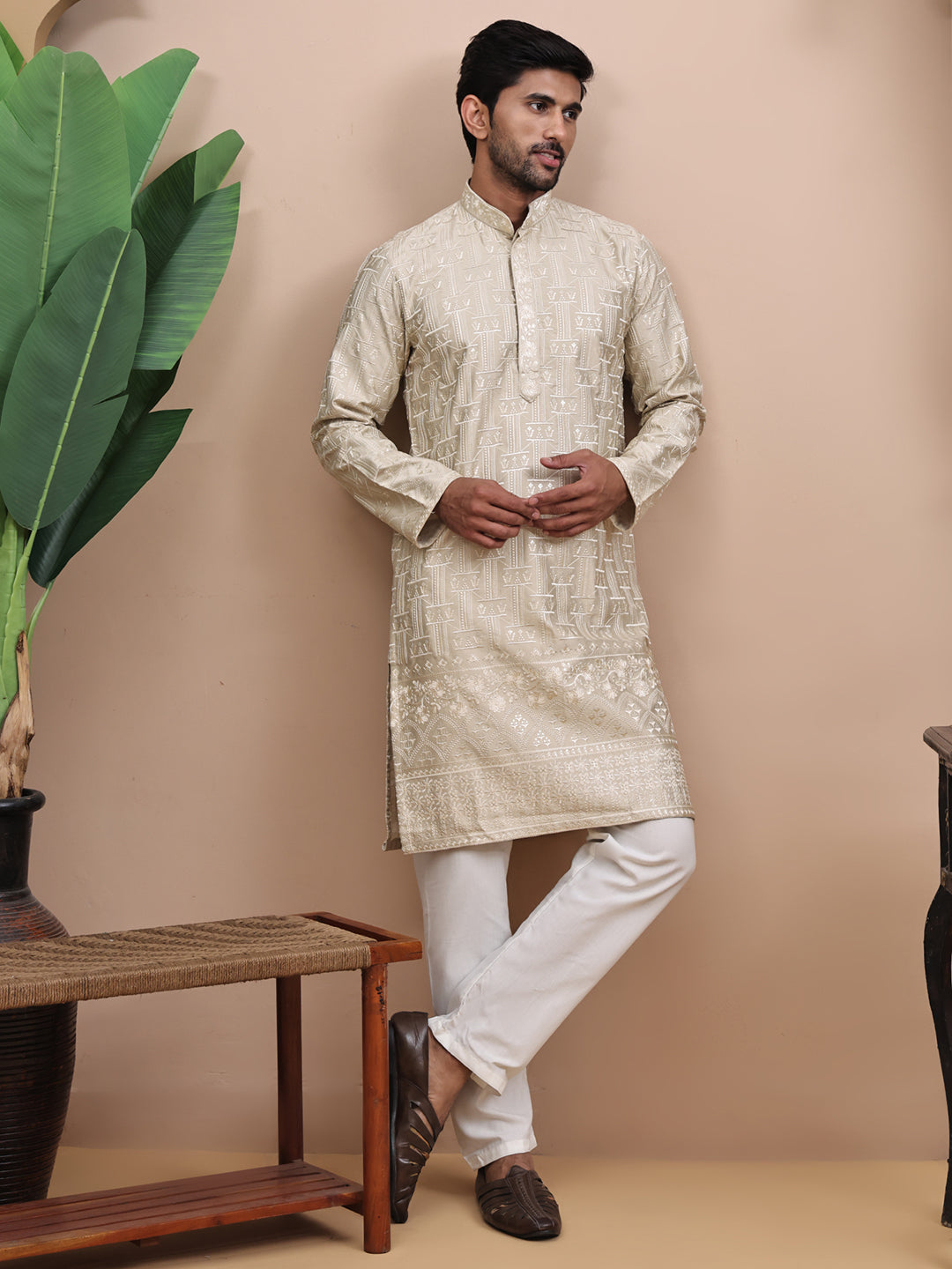 Men Chiku Ethnic Motifs Embroidered Thread Work Kurta