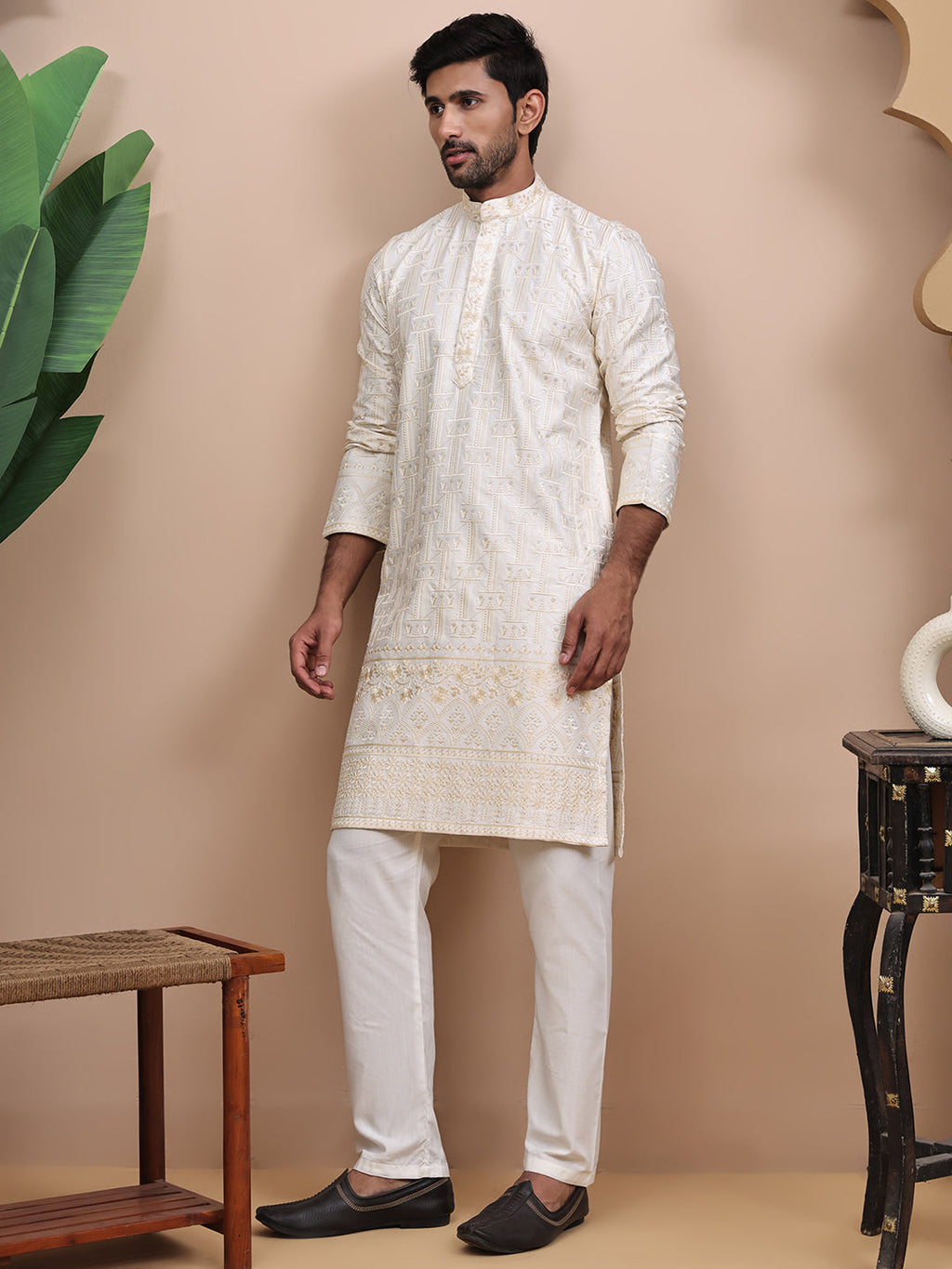 Men Cream Embroidered Thread Work Kurta