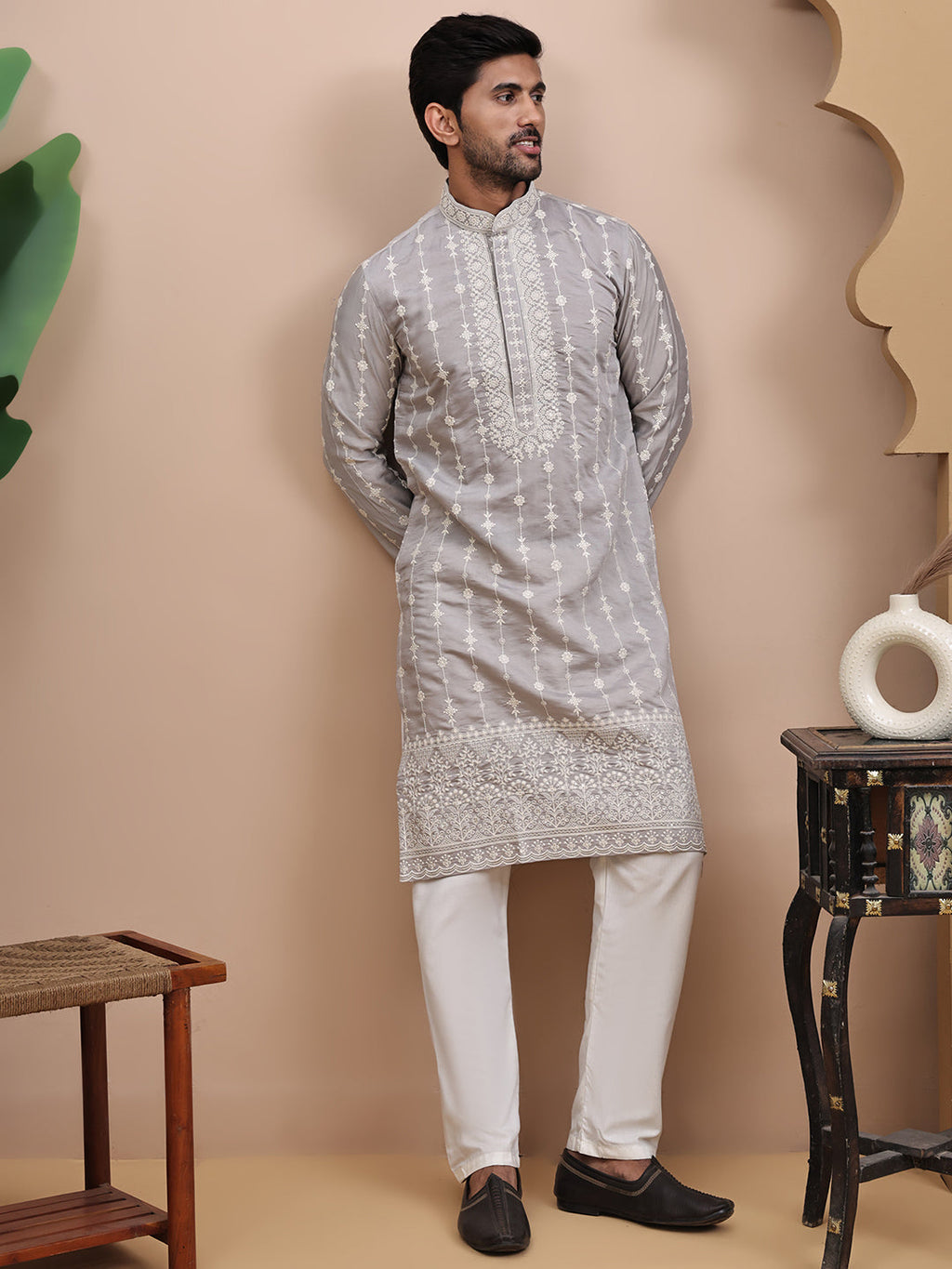 Men Light Grey Geometric Embroidered Thread Work Kurta