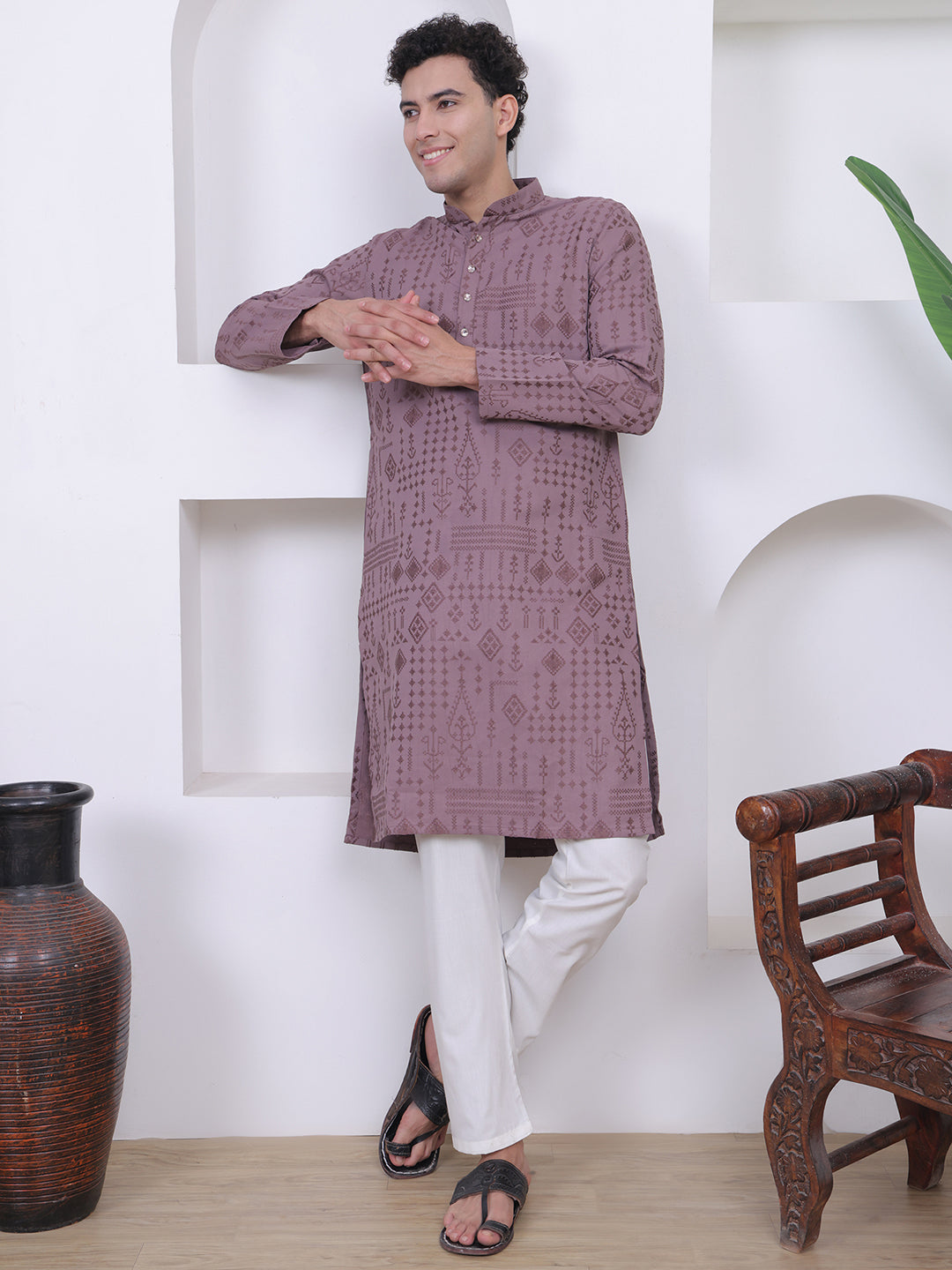 Men Mauve Embroidered Kurta