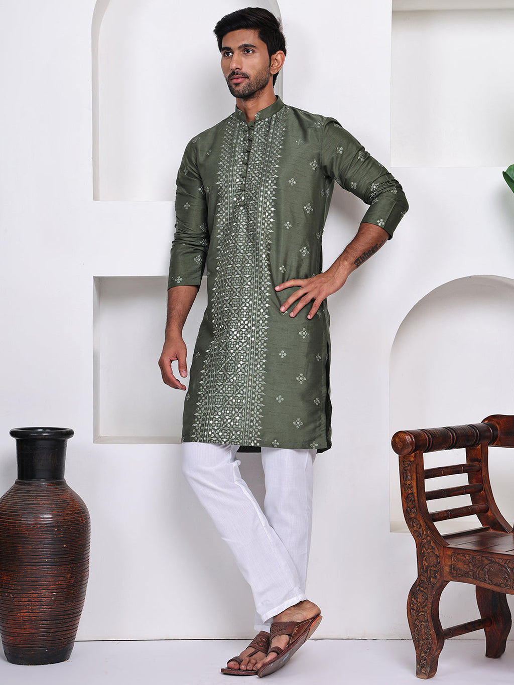 Green Geometric Embroidered Mandarin Collar Thread Work A-Line Kurta