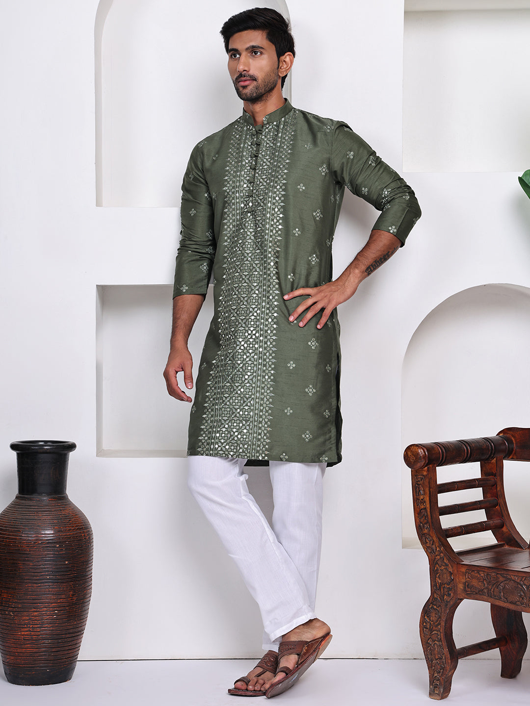 Green Geometric Embroidered Mandarin Collar Thread Work A-Line Kurta